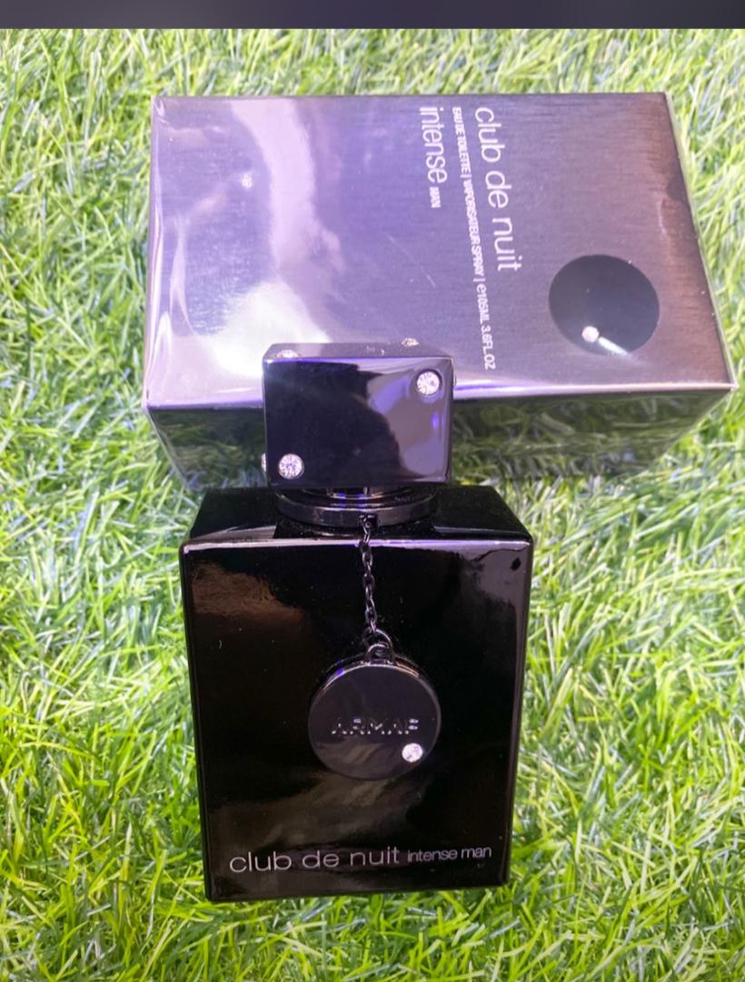 Club de nuit intense man